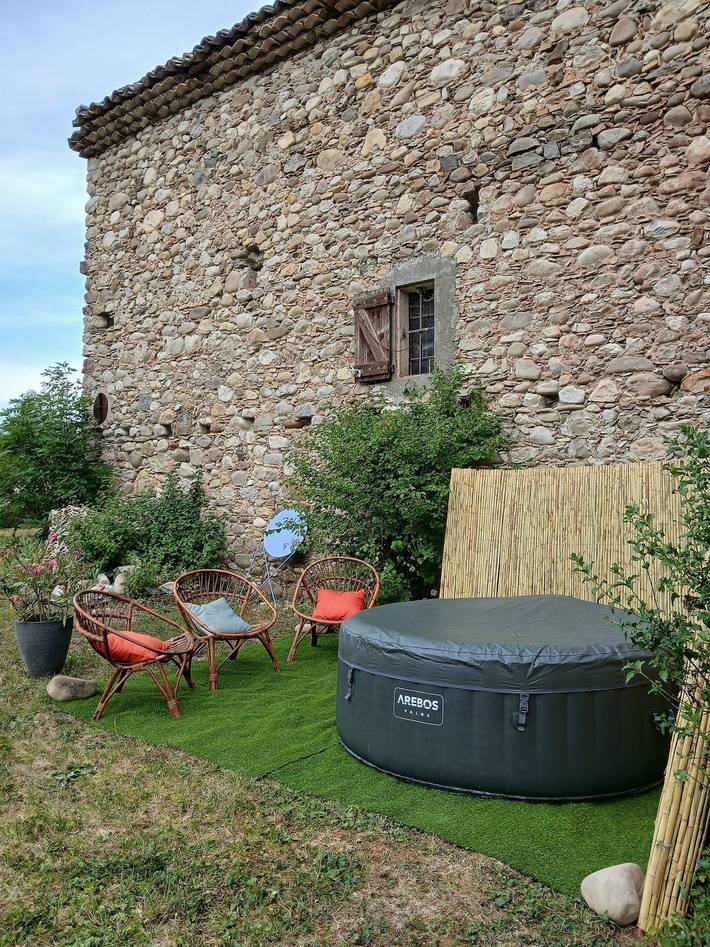 Maison de campagne pour 8 personnes, avec jardin et jacuzzi, adapté aux familles dans Hautes-Alpe - 4