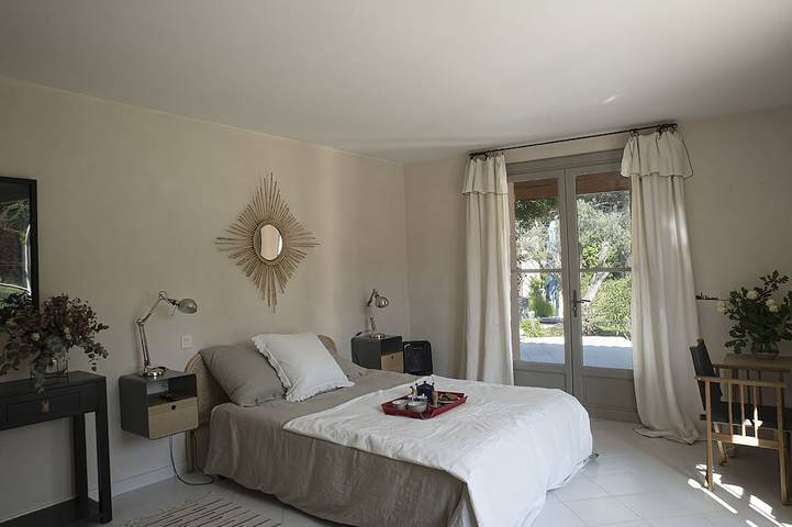 Location de vacances pour 10 personnes, avec jardin et jacuzzi, animaux acceptés à Saint-Antonin-sur-Bayon - 2