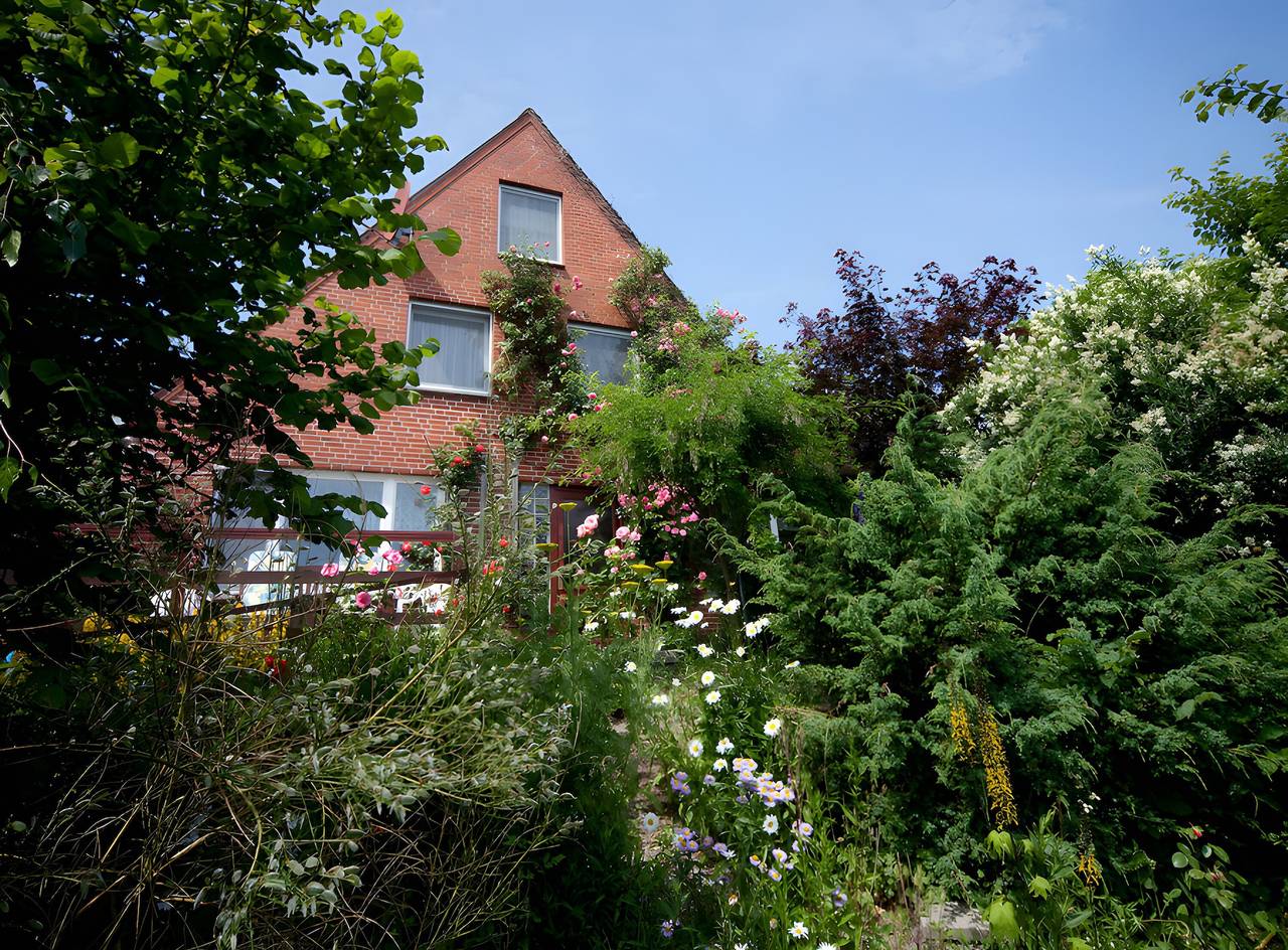 Ganze Wohnung, "Fewo Anja" im Erdgeschoss mit kleiner Terrasse, Gemeinschaftsgarten und W Lan in Pellworm, Nordseeküste