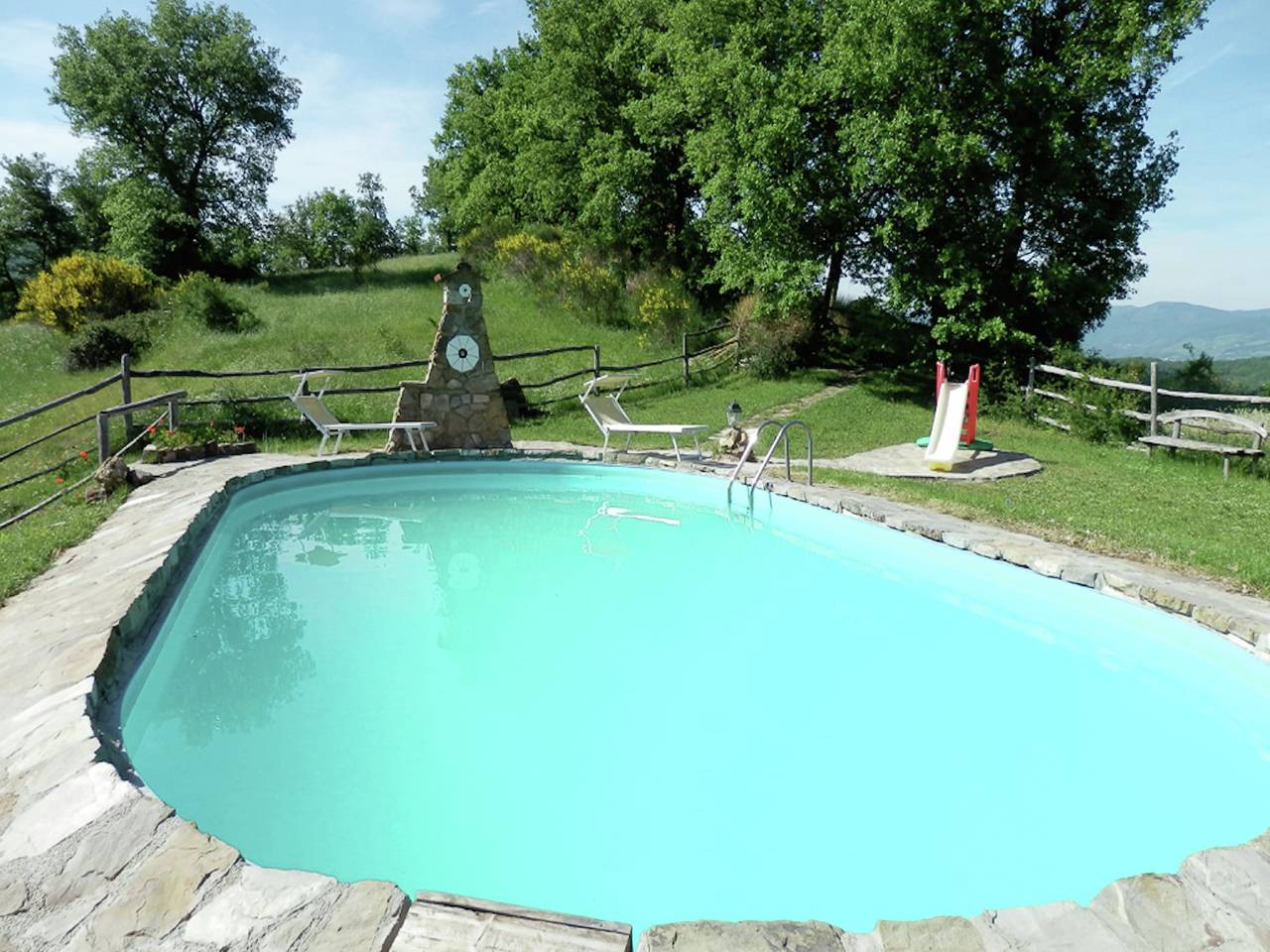 Casa Vacanza per 6 Persone in Ortignano Raggiolo, Casentino