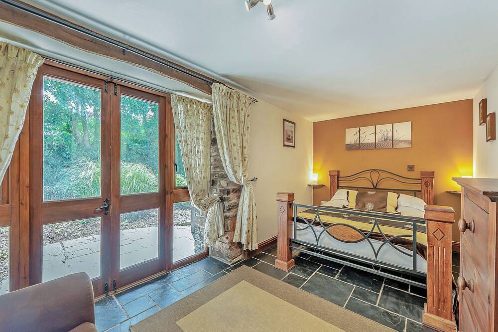 5 bedroom accommodation in Hartland, Bideford in Hartland, Hartland Devon Heritage Coast