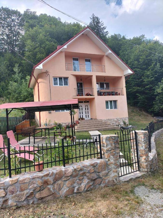 Casa vacanza per 7 persone, con Balcone e Terrazza nonché Giardino e Panorama in Alba Iulia (Romania)