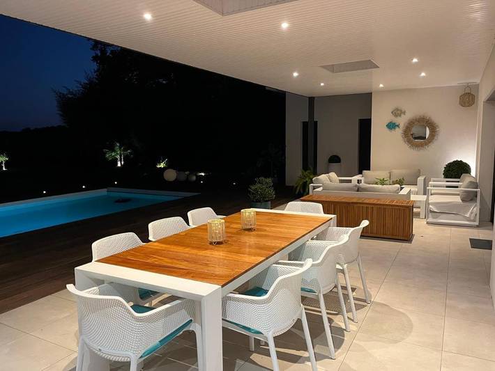 Location de vacances pour 10 personnes, avec vue ainsi que jardin et piscine à Oeyreluy - 3