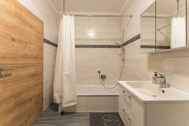 Ganze Wohnung, Charmantes Apartment mit 3 komfortablen Schlafplätzen in Ebersheim (Mainz), Mainz