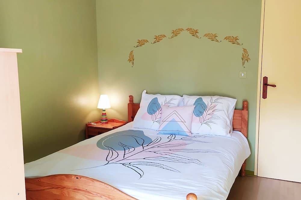Villa in the quiet of a large pine forest in Trets, Aix-en-Provence region
