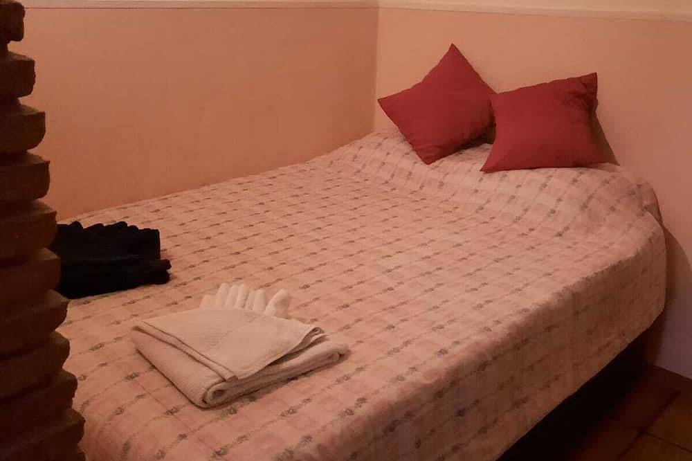 Die Ruhe des Feldes in der Nähe des Strandvergnügens in Moncarapacho, Parque Natural da Ria Formosa