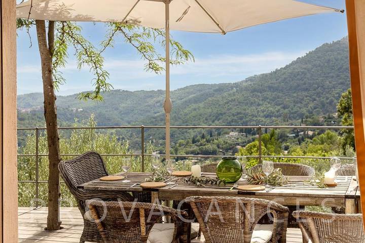 Villa for 8 personer, med balkon/terrasse og pool, husdyr tilladt i Bargemon