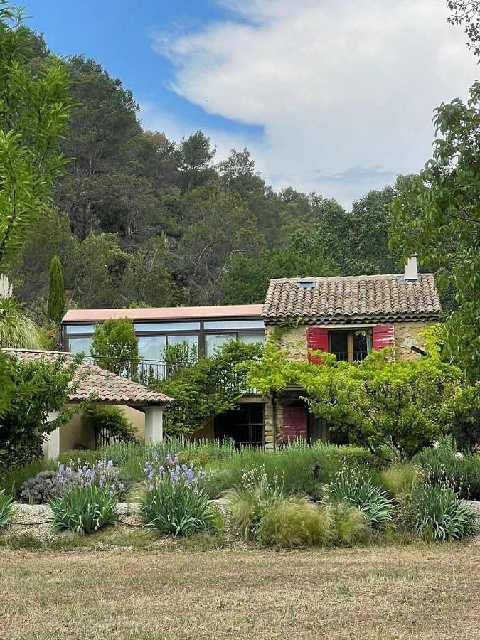 Location de vacances pour 6 personnes, avec jardin et balcon ainsi que vue et piscine à Lafare - 2