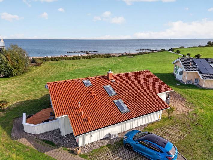Ein Haus direkt am Meer! Wellenrauschen, weite Strände und Entspannung in Schönhagen, Brodersby