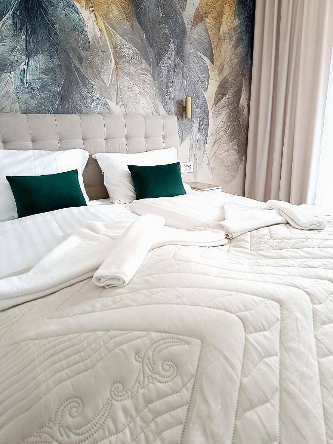 Apartament wakacyjny dla 4 osób, z taras i basen oraz widok i sauna w Sianożęty