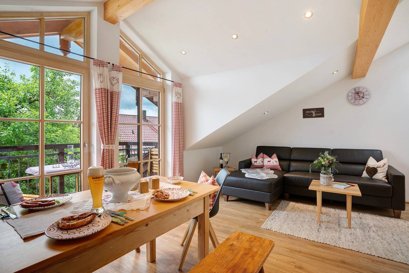 Entire apartment, Apartment 'Neubau - Freundliche' with Mountain View, Shared Garden and Wi-Fi in Höslwang, Chiemsee