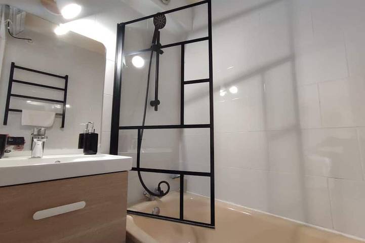 Gîte pour 3 personnes, avec Jacuzzi dans Office De Tourisme De Valras Plage - 3