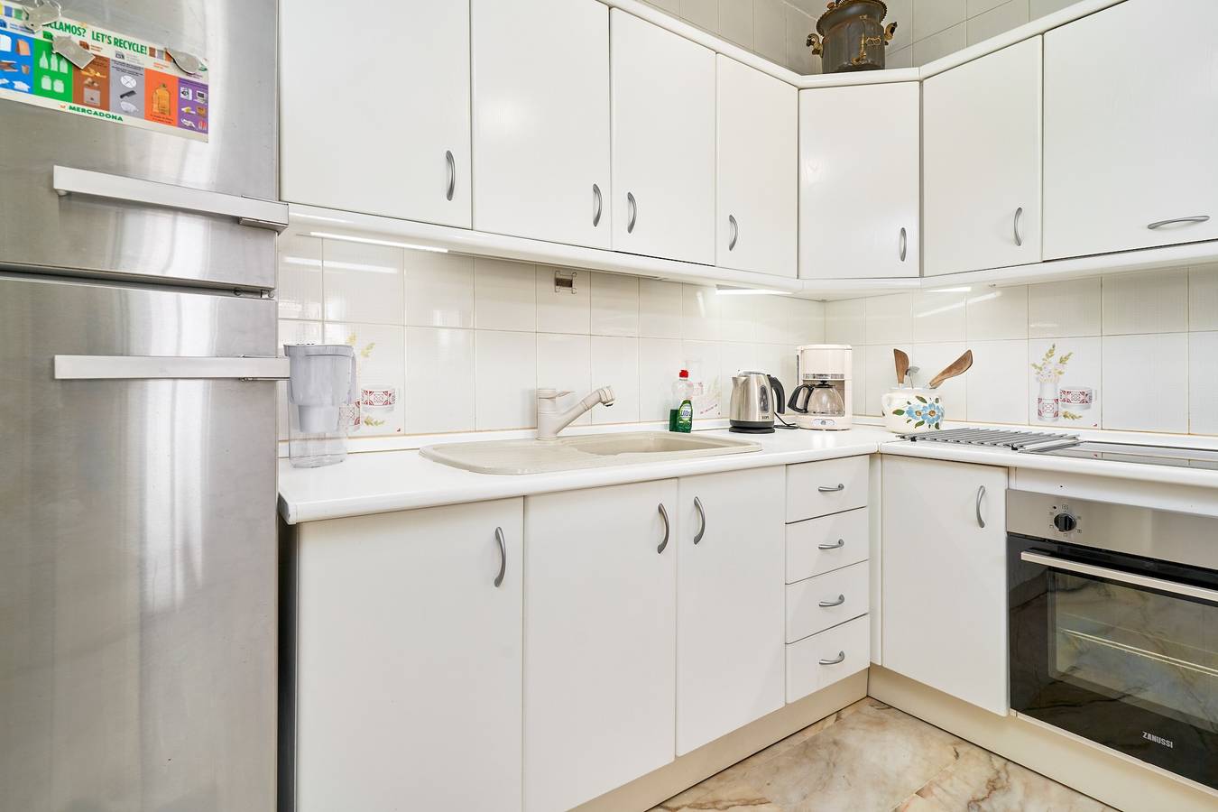 Entire apartment, Apartment 'Burriana' with Sea Views, Wi-Fi and Air Conditioning in Playa de Burriana, Nerja