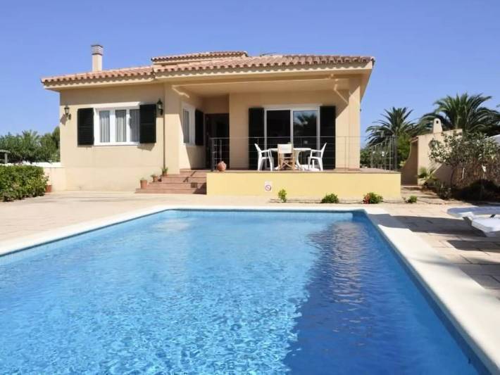 Casa de vacaciones para 8 personas, con Balcón y Terraza además de Jardín y Piscina en Sa Caleta (Menorca)