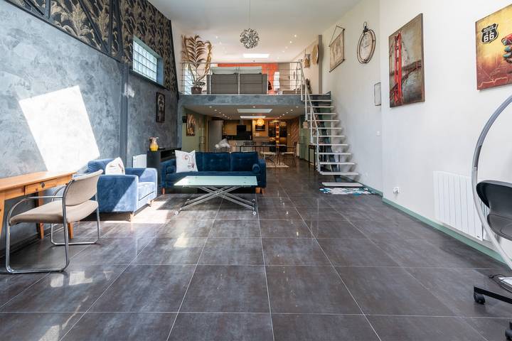 Location de vacances pour 8 personnes, avec Balcon et Jacuzzi dans Val-d'Oise