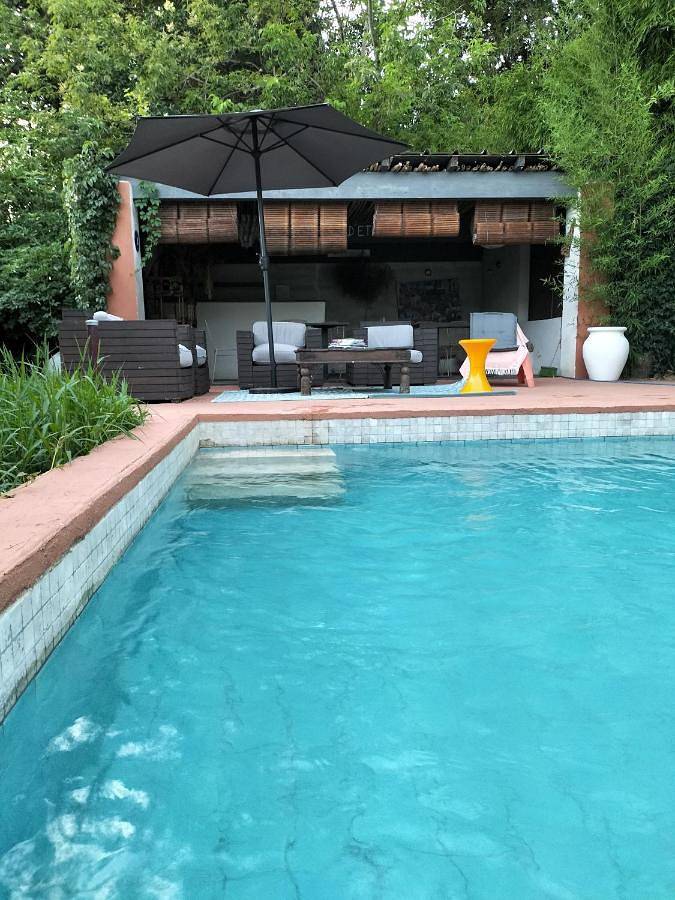 Maison d’hôte pour 2 personnes, avec Balcon et Terrasse ainsi que Jardin et Piscine à Courthézon