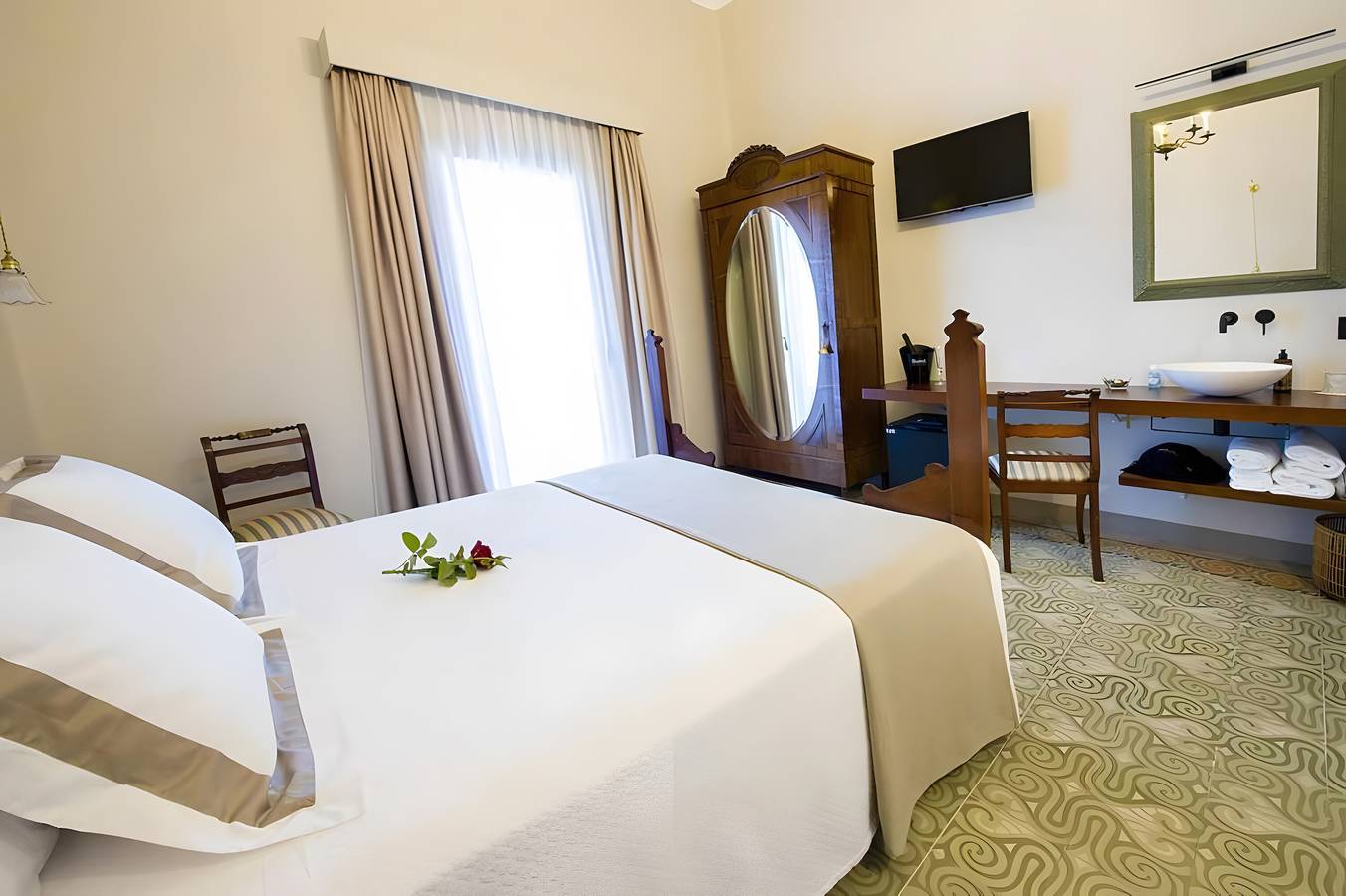 Bed and Breakfast 'Apagallums' with Shared Pool, Wi-Fi and Air Conditioning in Castellví de la Marca, Barcelona Innland