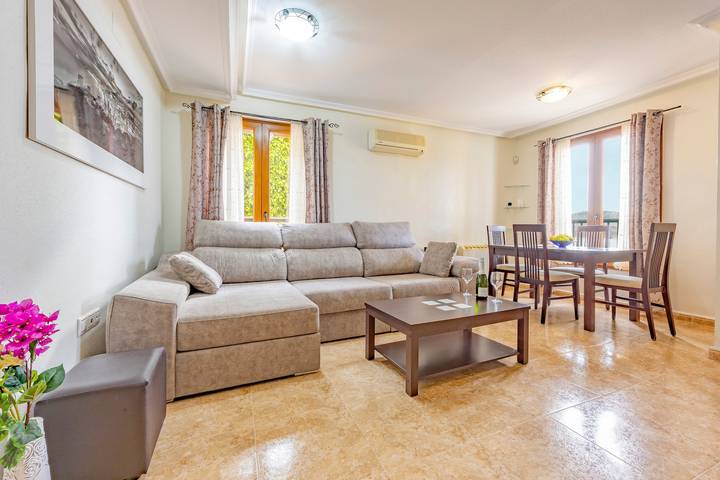 Maison de vacances 'Adosado En Finestrat' avec vue sur les montagnes, Wi-Fi et climatisation in Finestrat, Costa Blanca