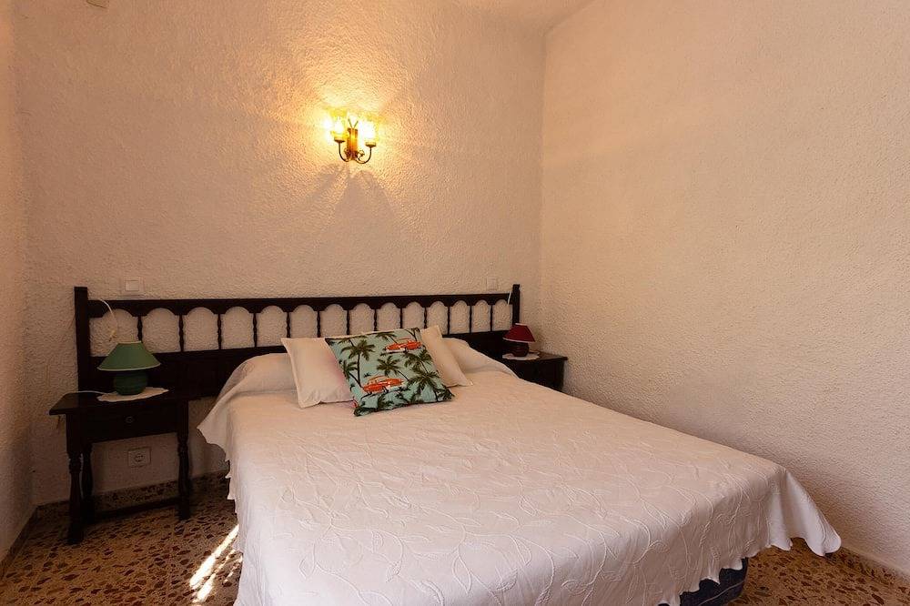 Innouthome Casa Con Jardín, Piscina,Playa A 150M, Bbq, Aa, Wifi _Virgen Cinta Ii in Les Tres Cales, Tierras del Ebro