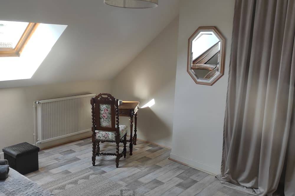 Maison autonome avec terrasse privative dans une ferme-moulin in Brienon-sur-Armançon, Région d'Auxerre