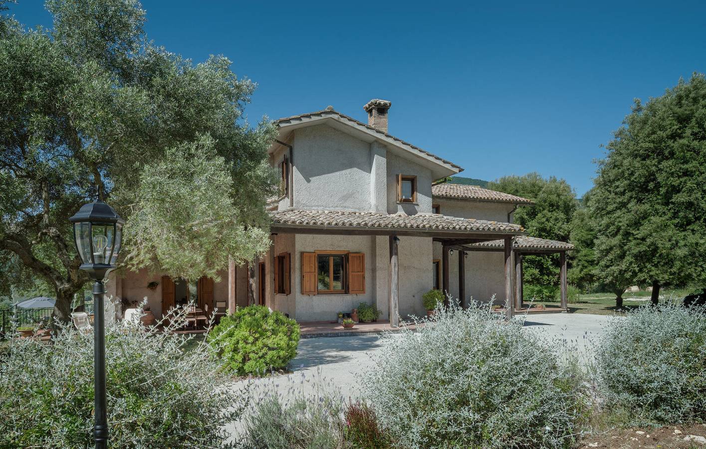 Gemütliche 2-Zimmer-Wohnung mit Pool und Garten in der Nähe des Stadtzentrums von Configni in Cottanello, Rieti Provinz