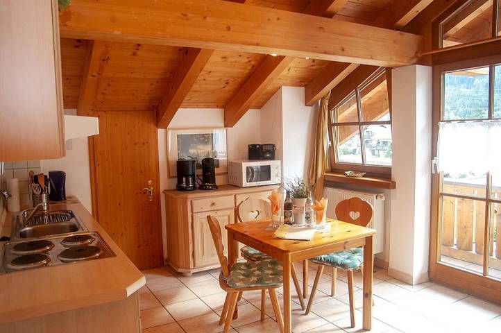 Ferienwohnung für 2 Personen, mit Balkon und Ausblick im Mittenwald - 2