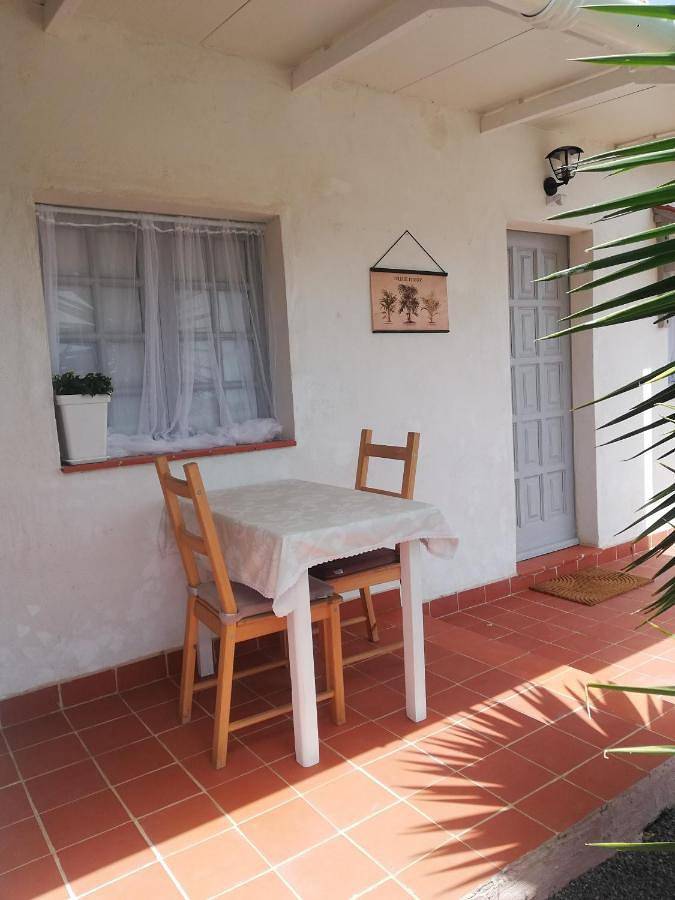 Location de vacances pour 2 personnes, avec terrasse ainsi que jardin et vue dans Las Palomas