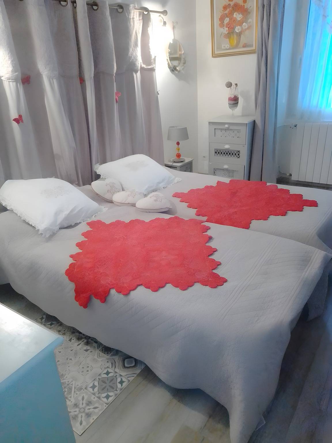 Chambre d'hôtes - Suite familiale avec vue sur la montagne, Wi-Fi et climatisation in Robion, Parc naturel régional du Luberon