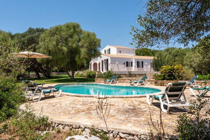 Villa for 8 people, with garden and terrace in Menorca