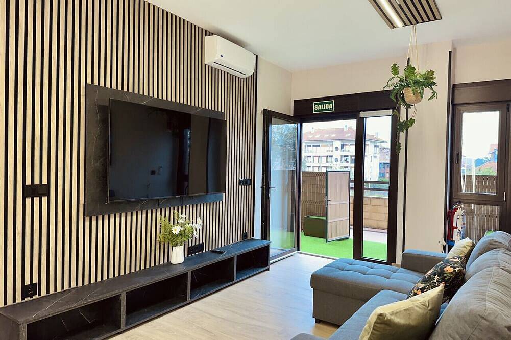 Ganze Wohnung, Flower Deluxe 2 - Complete Accommodation with Garden in Noja, Kantabrische Küste