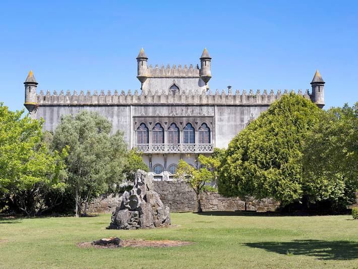 Castle for 20 people, with yard, with pets in Costa Verde