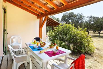 Gîte pour 8 personnes, avec sauna et piscine à Sauve