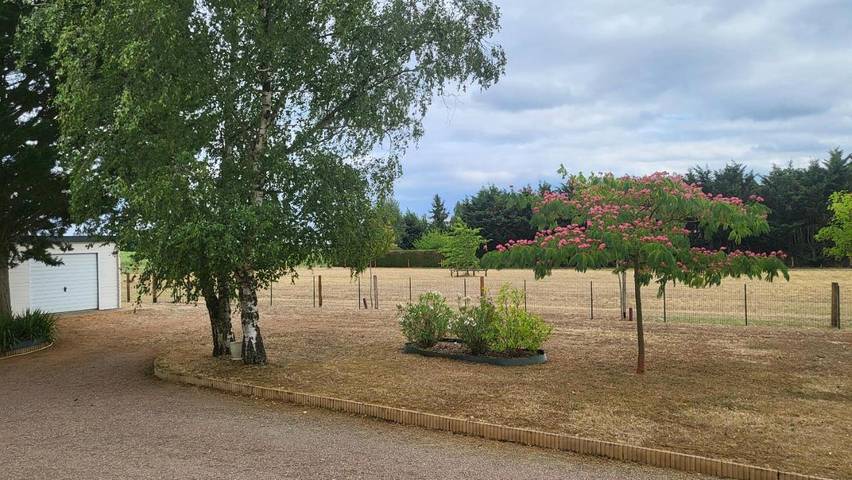 Gîte pour 2 personnes, avec vue et jardin à Savigné-l'Évêque - 2