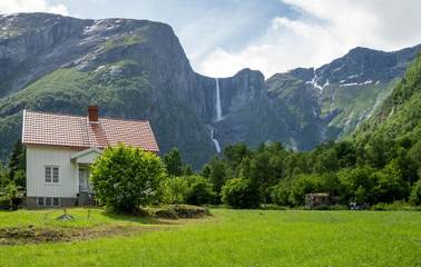 Ferienhaus für 9 Personen, mit Ausblick und Terrasse sowie Garten, mit Haustier in Nesset