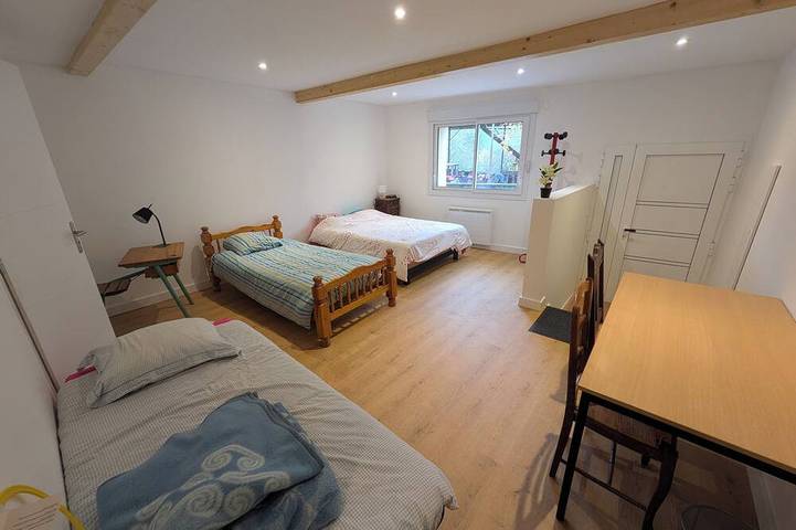 Country house in the Ariege ideal for skiing, hiking, biking, snowshoeing, fishing... in Gudas, Ariège