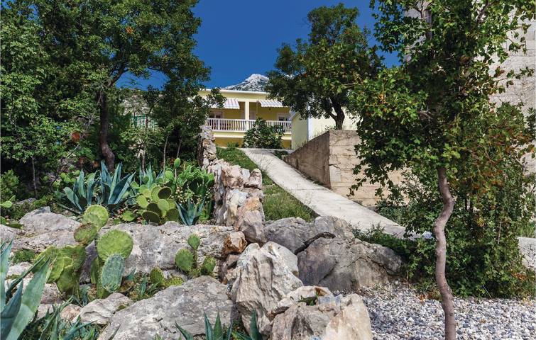 Ganze Ferienwohnung, Urlaub am Meer: Modernes Apartment mit Terrasse und Klimaanlage in Lukovo Šugarje, Naturpark Velebit