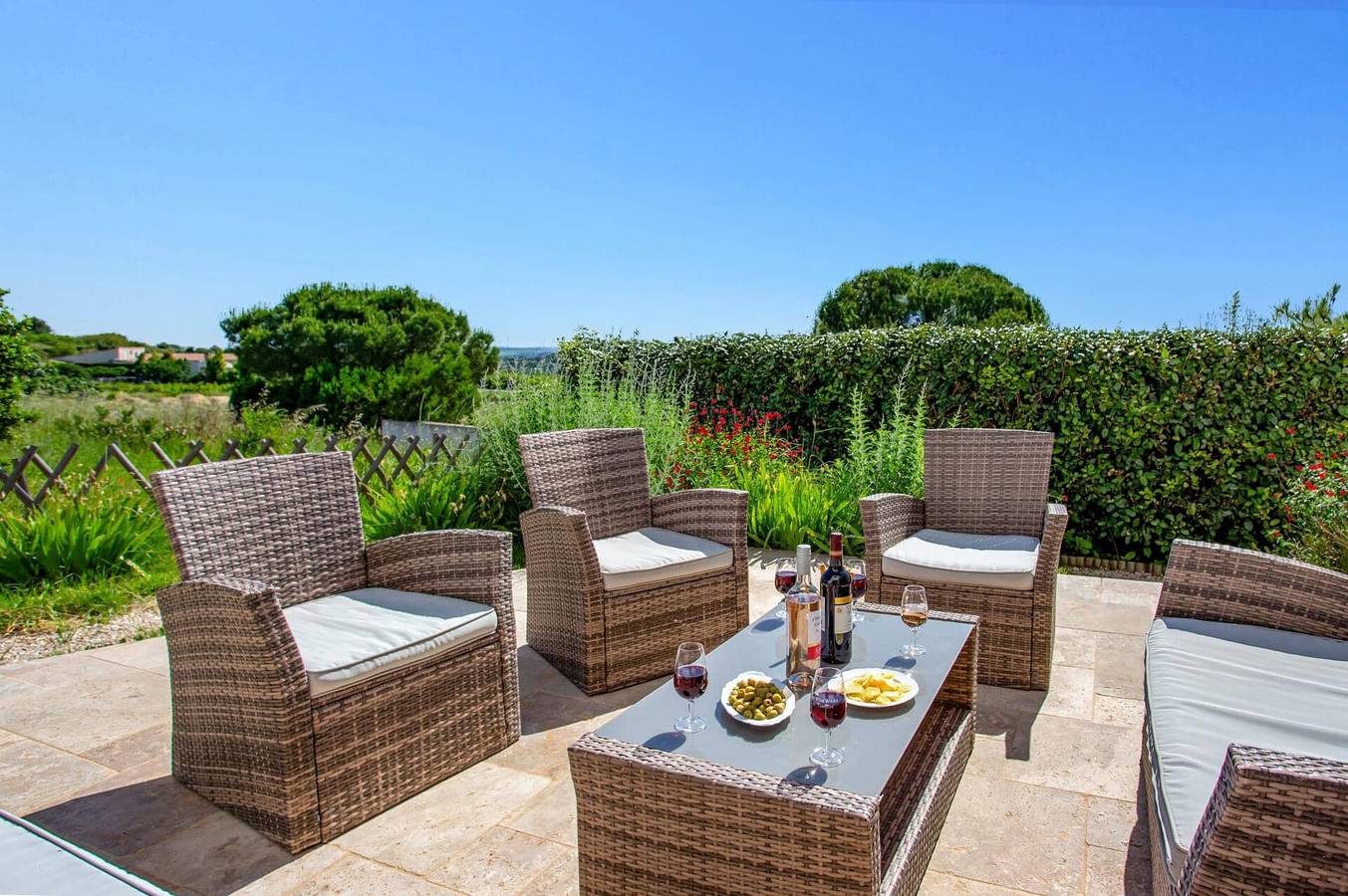 Villa für 8 Personen mit Garten in Tourbes, Côte d'Améthyste