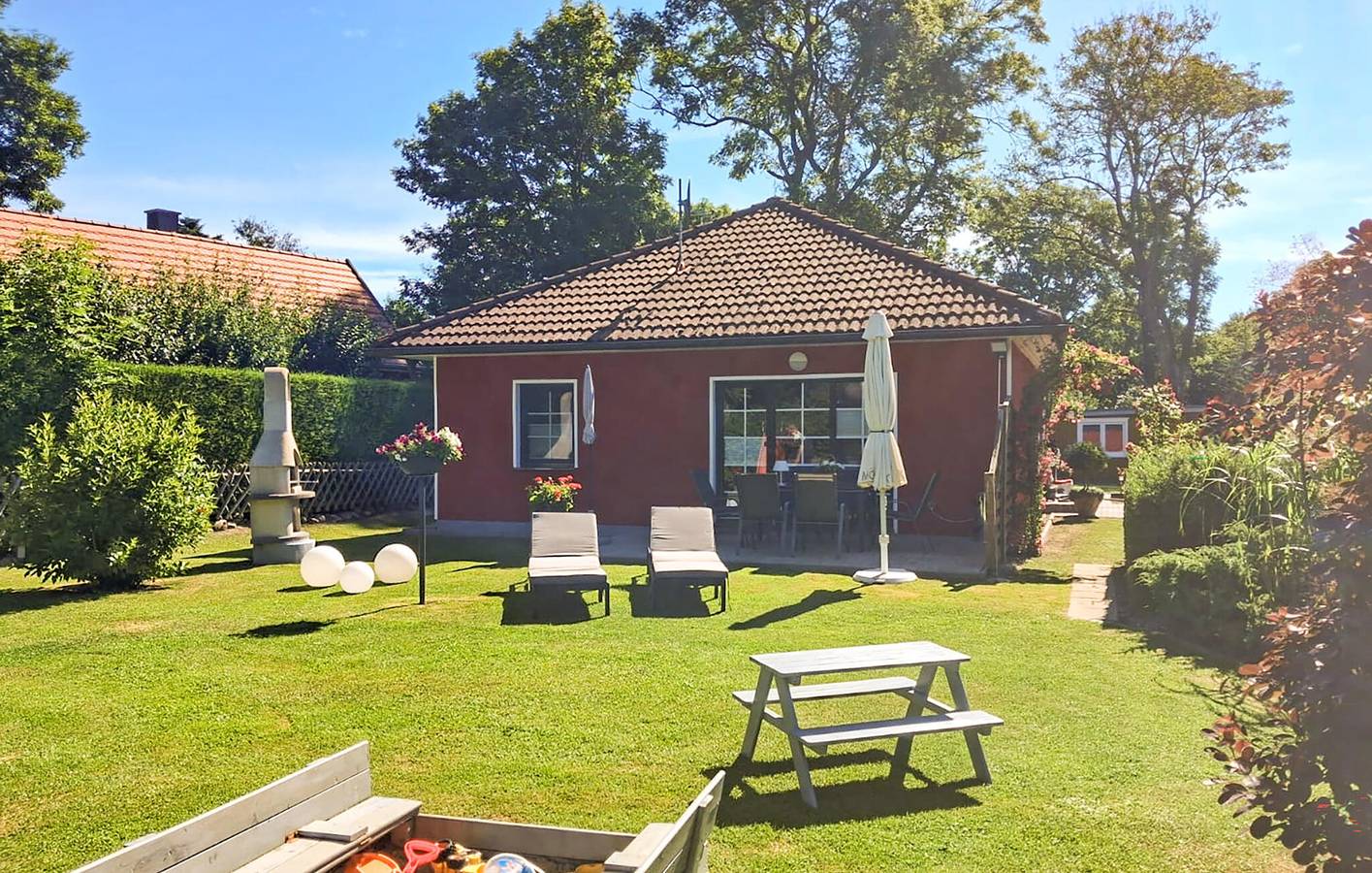 Gemütliche Wohnung mit Terrasse & Parkplatz, 2km nach Lüdershagen in Bartelshagen II, Saal