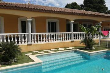 Gîte pour 5 personnes, avec jardin et terrasse à Lespignan