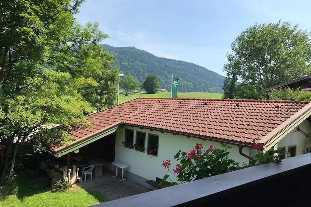 Apartamento entero, Apartamento en Inzell, 50 metros cuadrados, excelente ubicación, con un gran balcón y jardín. in Inzell, Alpes Bávaros