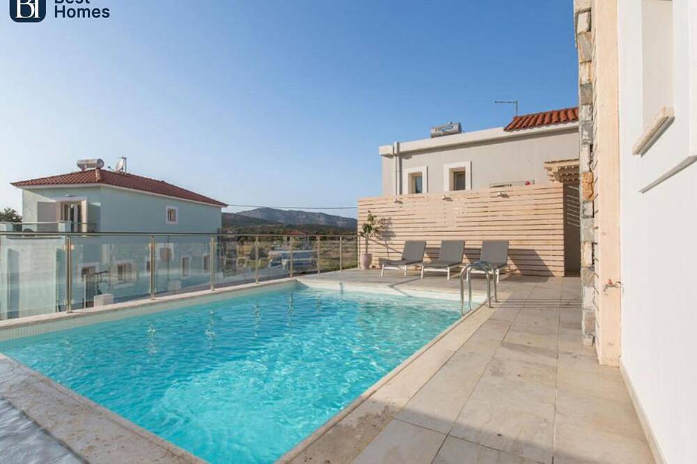 Villa for 8 People in Samos