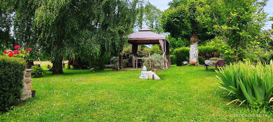 Chambre d’hôte pour 3 personnes, avec jardin à Le Dorat