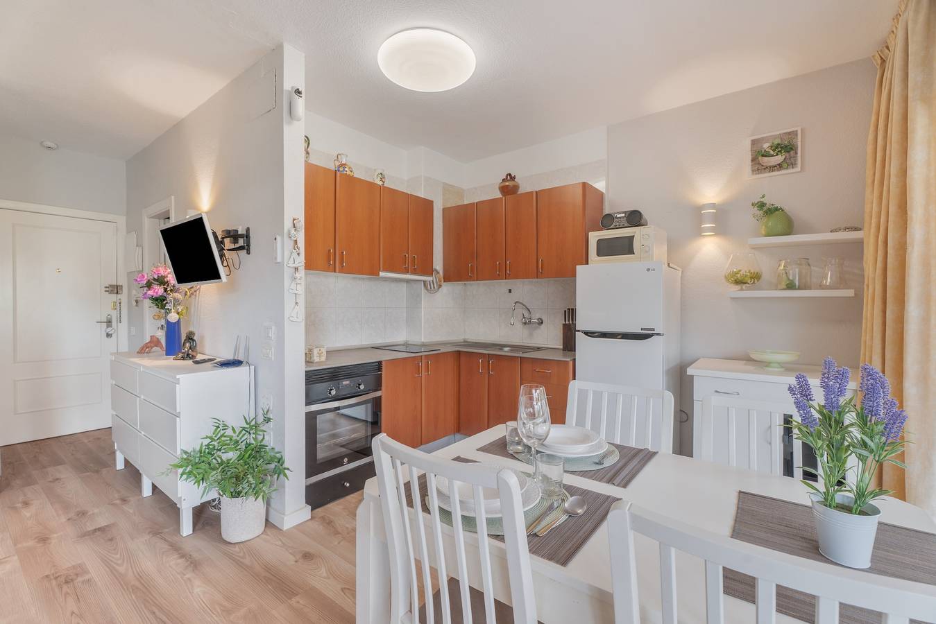 Apartamento entero, Apartamento de vacaciones "Tranquilo En Puerto Cruz" con piscina compartida, terraza privada y Wi-Fi in Puerto de la Cruz, Tenerife Norte