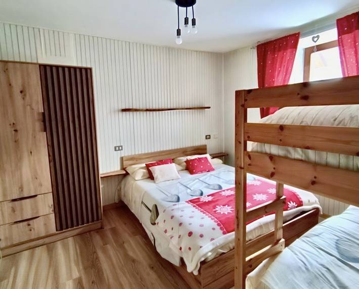 Gîte pour 4 personnes, avec Jardin et Vue à Colere