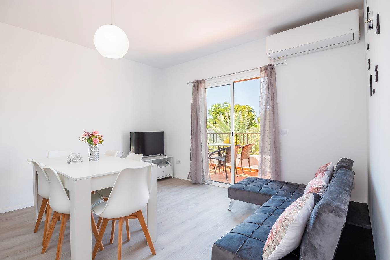 Entire apartment, Apartment 'Gran Sol Family 8' with Shared Pool, Wi-Fi and Air Conditioning in Cala Serena, Felanitx
