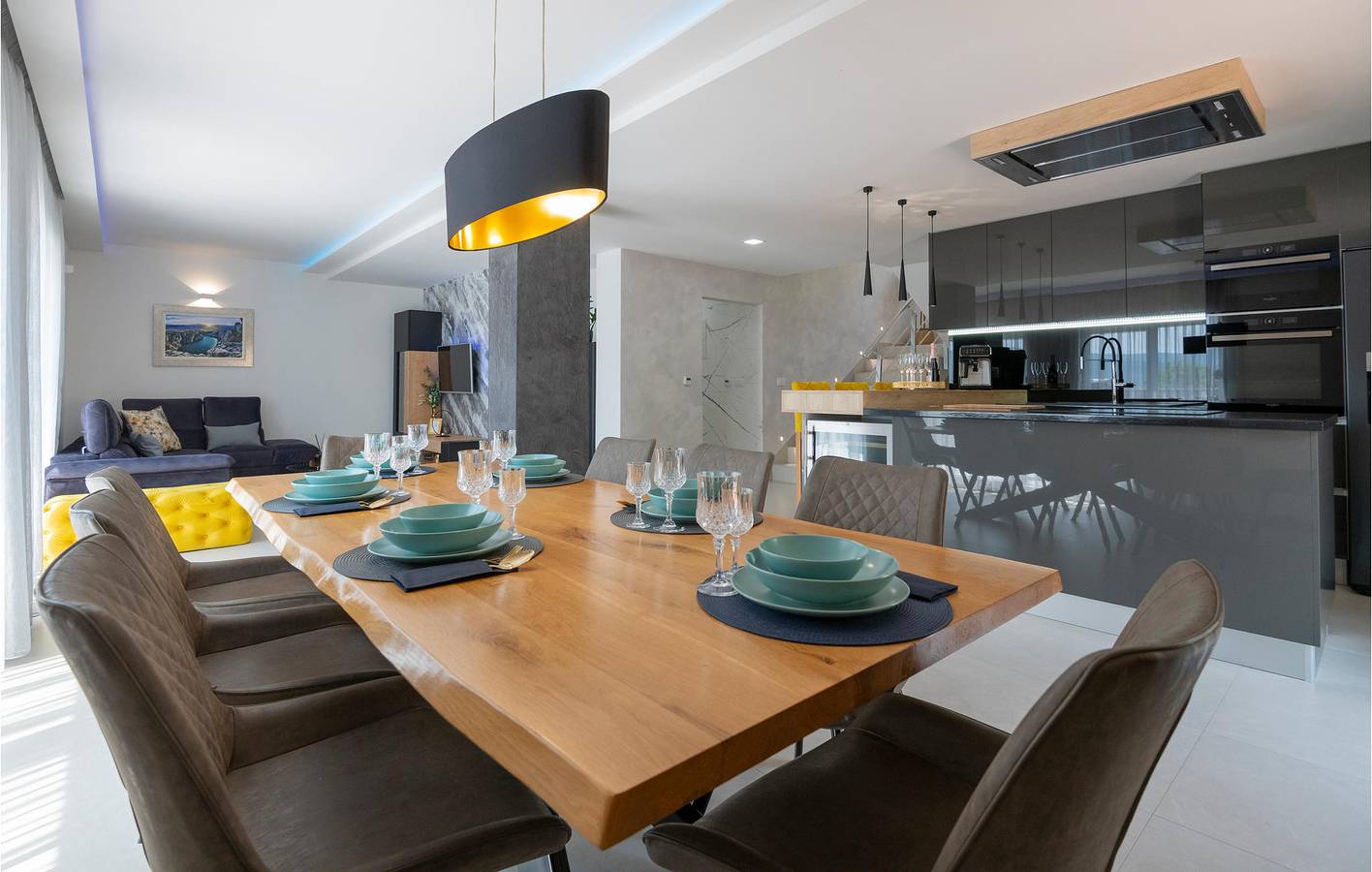 Modernes Apartment mit Pool, Parkplatz, Terrasse & WiFi in Imotski, Makarska Riviera