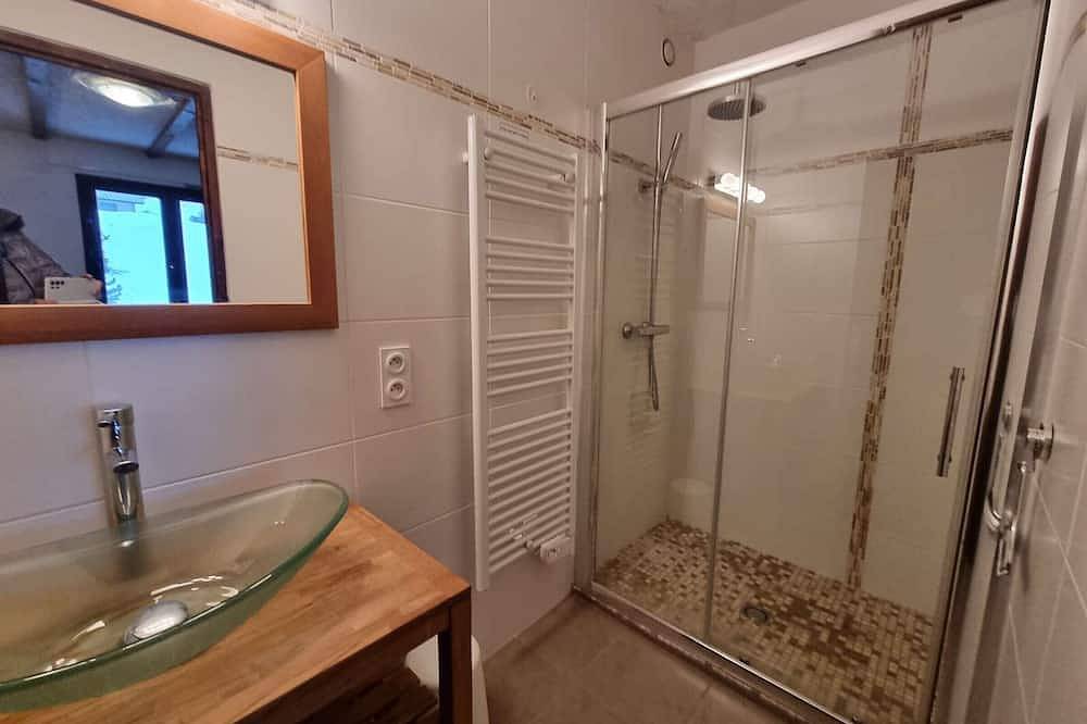 Ganze Wohnung, Wohnung für 4 Pers, Südbalkon, Parkplatz, Wlan, Haustiere erlaubt in Saint-Michel-de-Chaillol, Nationalpark Écrins