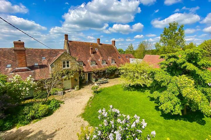 Glamping for 16 people, with garden and sauna as well as terrace in Somerset
