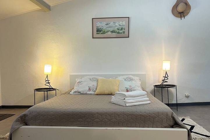 Maison avec piscine dans le Luberon pour 6 personnes in Saint-Saturnin-lès-Apt, Parc naturel régional du Luberon