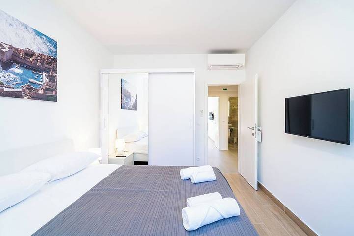 Holiday Above Dubrovnik-apartment with terrace and pool in Dubrovnik, Grad Dubrovnik